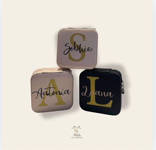 Personalisierte Schmuckbox aus Samt & Kunstleder