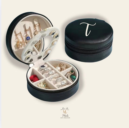 Personalisierte Schmuckbox aus Samt & Kunstleder